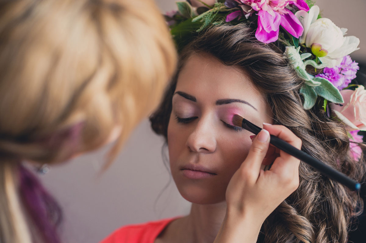Tips-voor-je-bruidskapsel-en-make-up